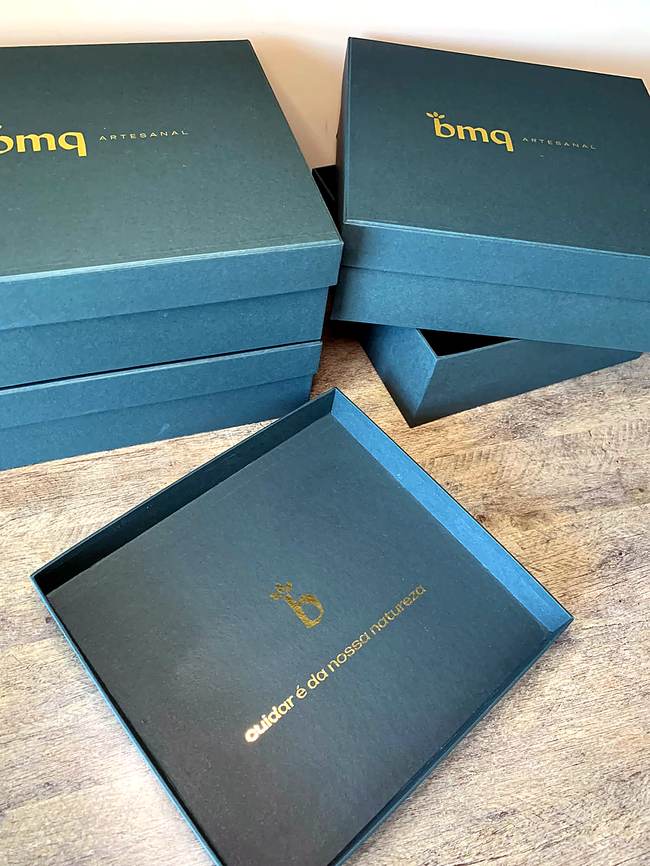 Caixas premium bmq em azul-petróleo
